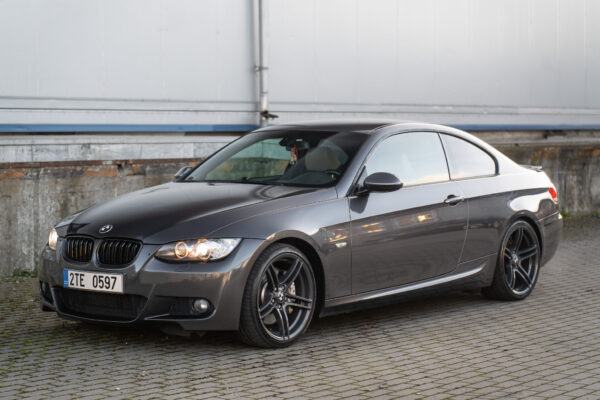 BMW E92 330i